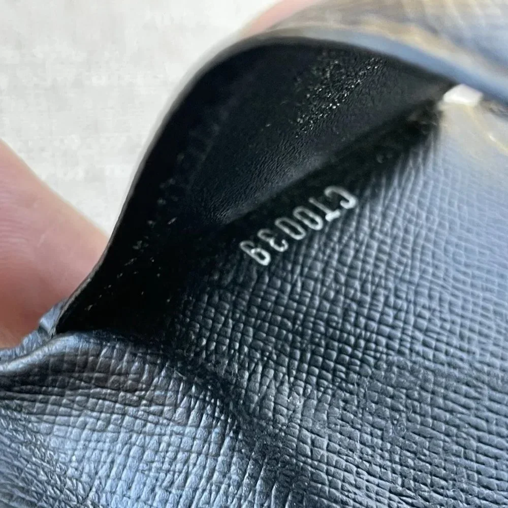 Louis Vuitton Keychain Black/Gray Leather Keys Holder Bag - Picture 11 of 12